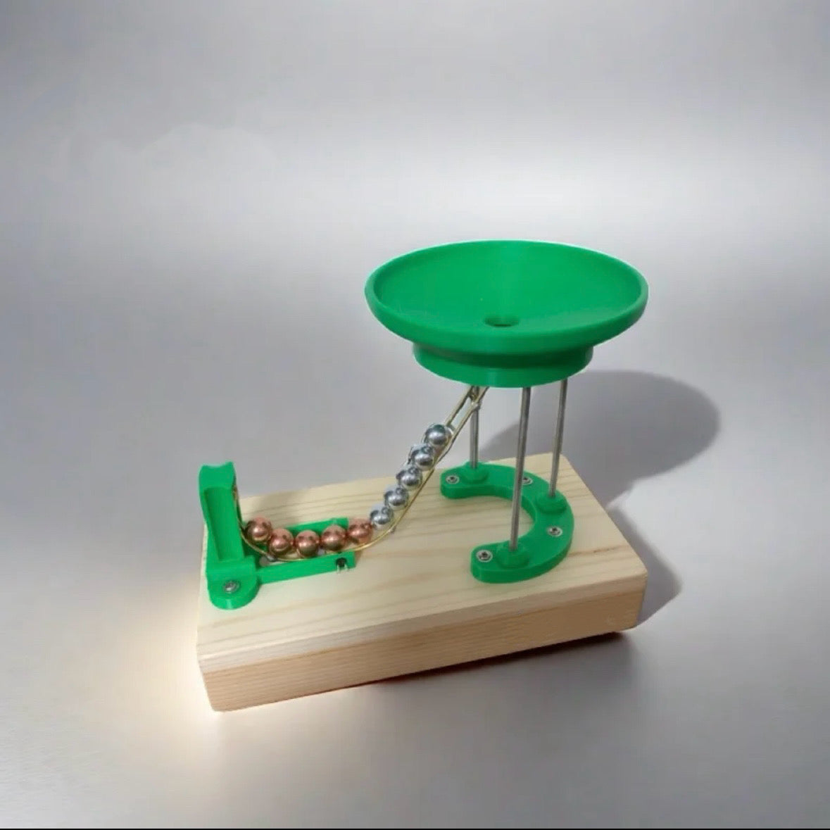 Perpetual Motion Machine, Kinetic Art Perpetual Motion Device